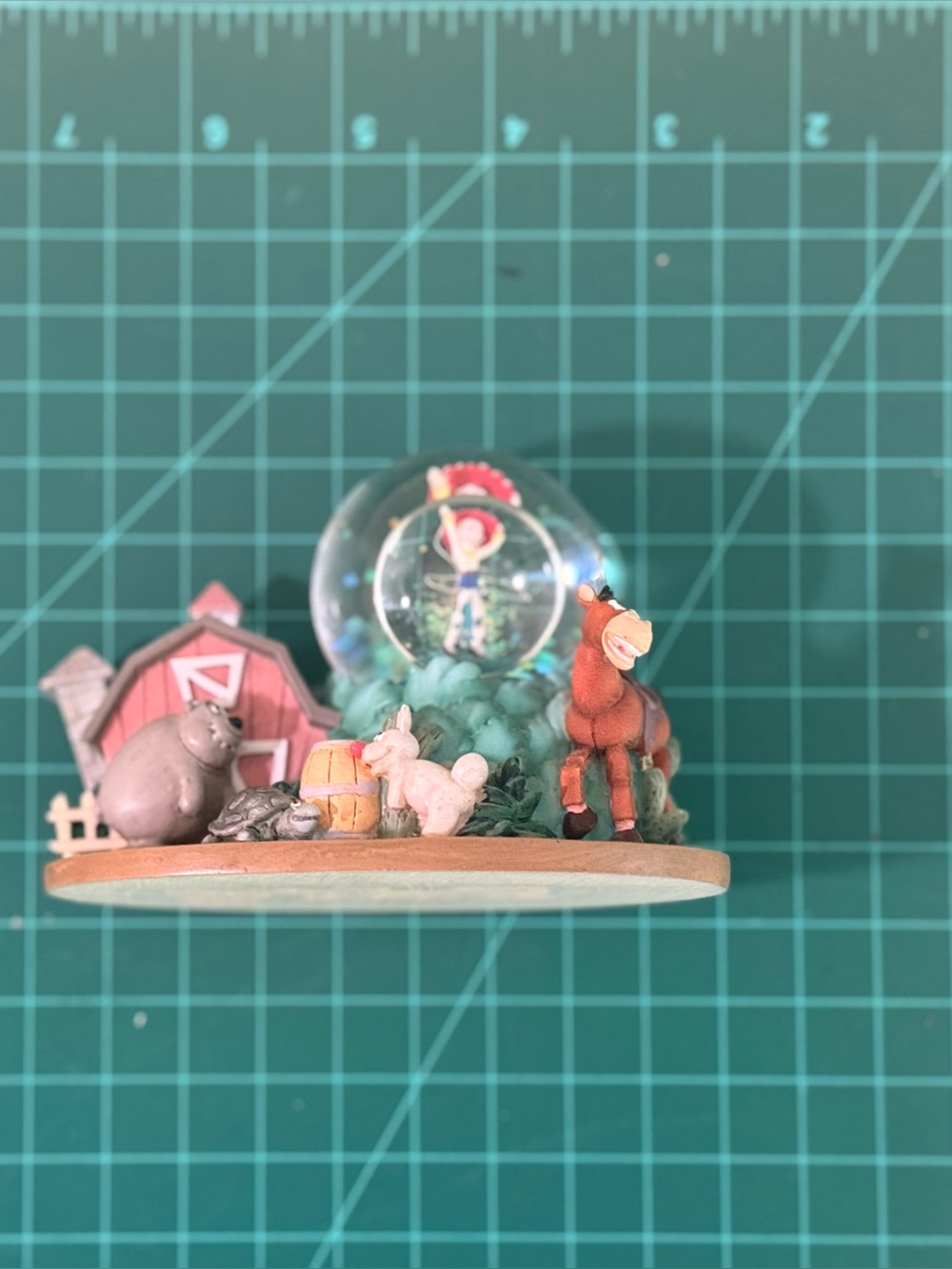 Disney Farm Snow Globe Figurine - Pink & Green